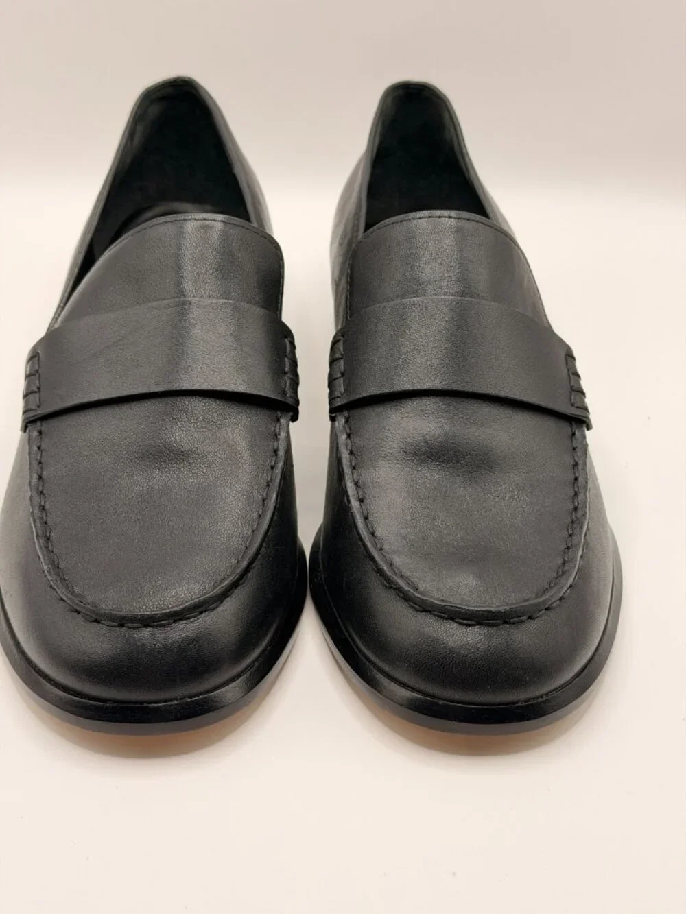Vince Women Nelli Black Leather Slip On Loafer Sz 8.5